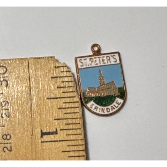 St. Peters Erindale Enamal Souvenir Charm Pendant Mississauga Ont Canada - Picture 4 of 4